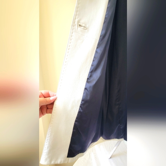 ELIE TAHARI WHITE LEATHER COAT - Picture 11 of 16